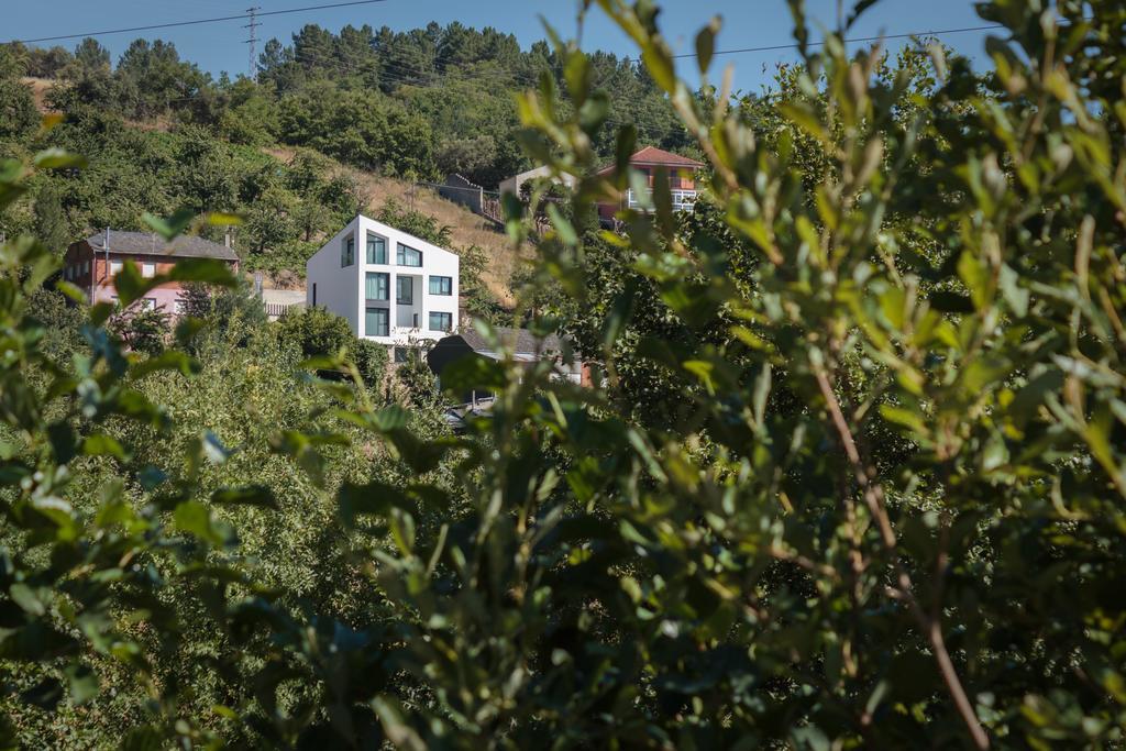 Hostal Tres Campanas Villafranca Del Bierzo Exterior photo